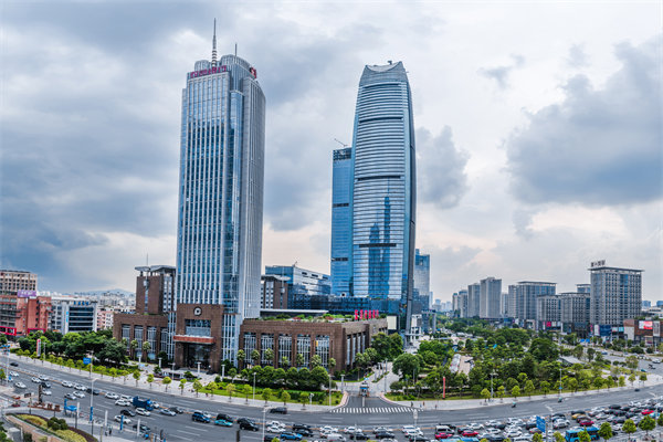 集團(tuán)子公司各自為戰(zhàn)內(nèi)耗嚴(yán)重，東莞集團(tuán)管控咨詢公司能協(xié)助解決嗎？